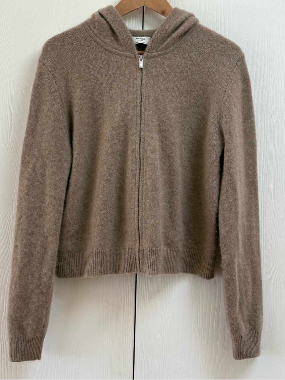 Aritzia
Essential Cashmere Idyllic Zip Hoodie - Picture 8 of 13